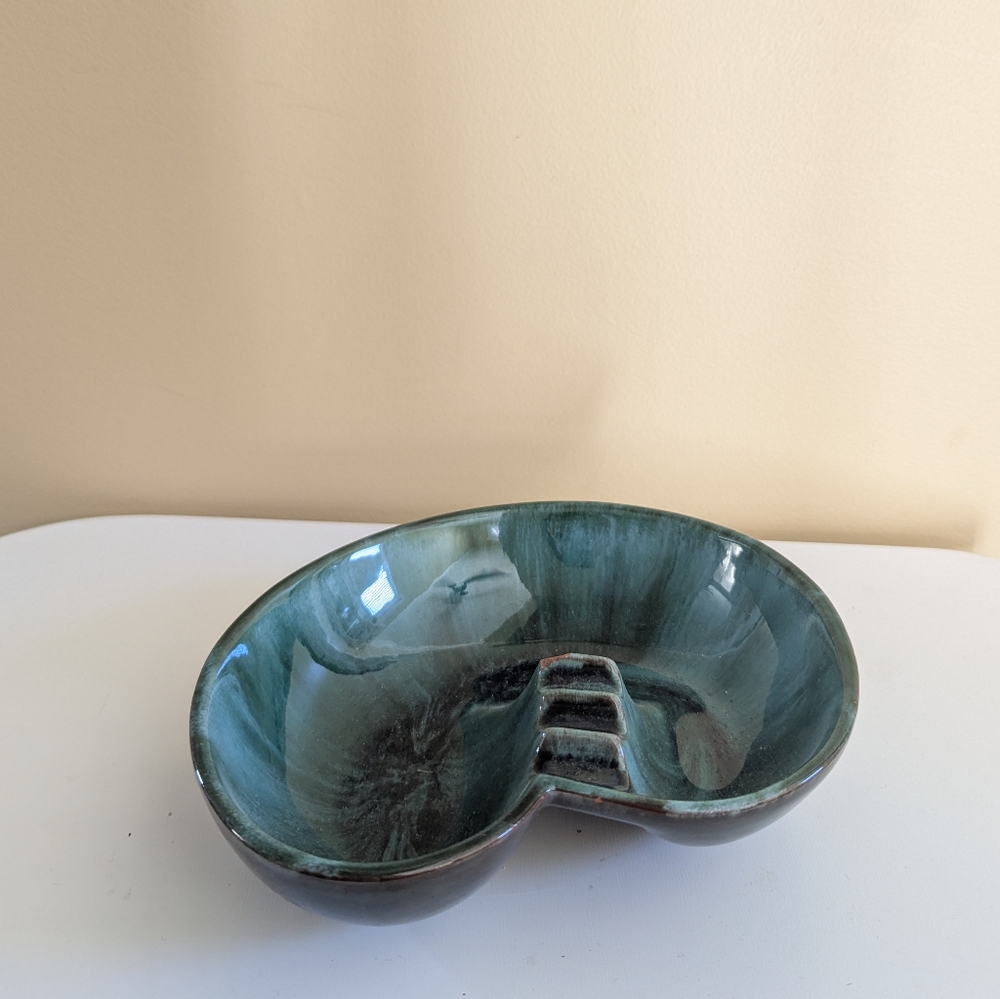 BLUE MOUNTAIN POTTERY VINTAGE 1970s DRIPGLAZE CERAMIC TRINKET DISH/ASH TRAY - Picture 1 of 3